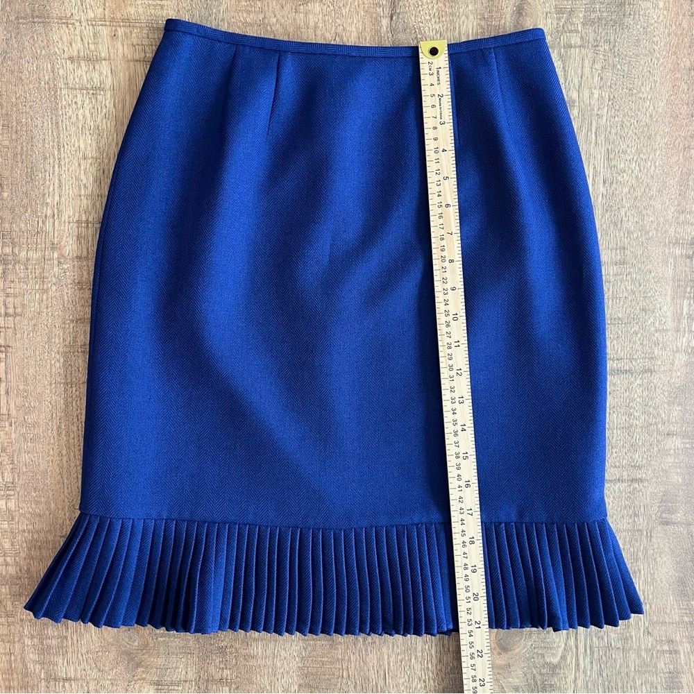 Le Suit Petite Royal Blue Ruffle Skirt Suit Size 4P - Picture 10 of 12
